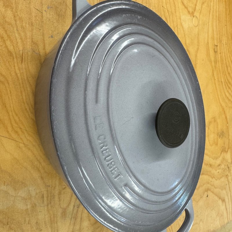 Le Creuset 5 Quart pot