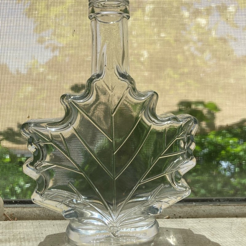Maple leaf bottle/vase